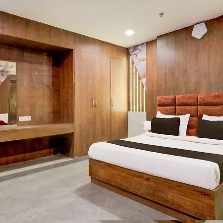 Hotel Super Collection O Alipur Narela